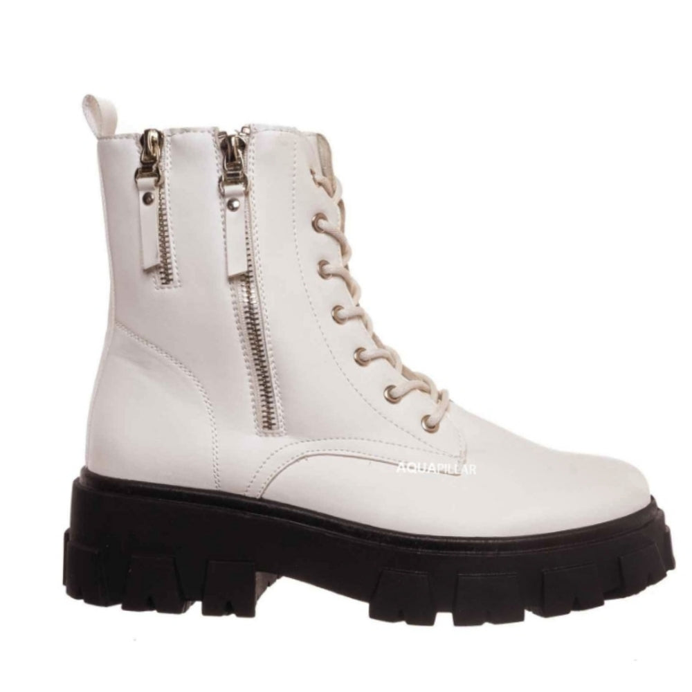 Just In 🖤 Valeska Military White boots