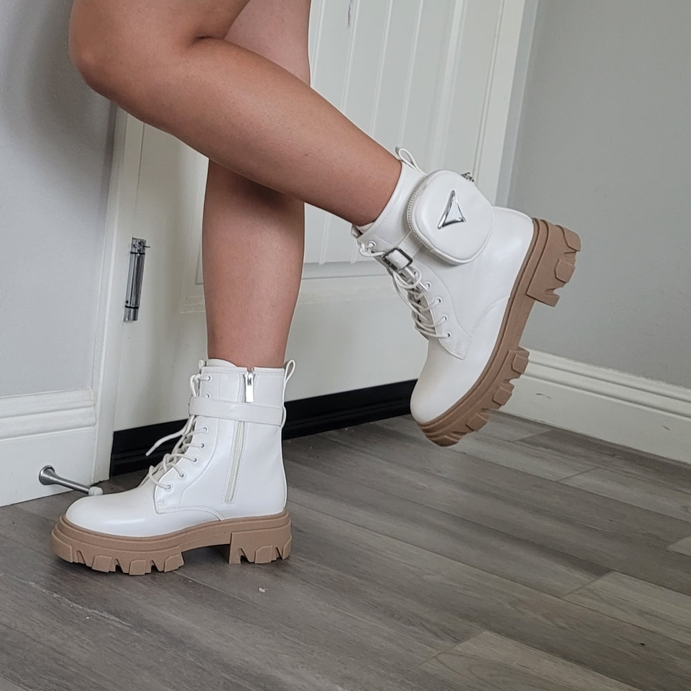 Combat white boot