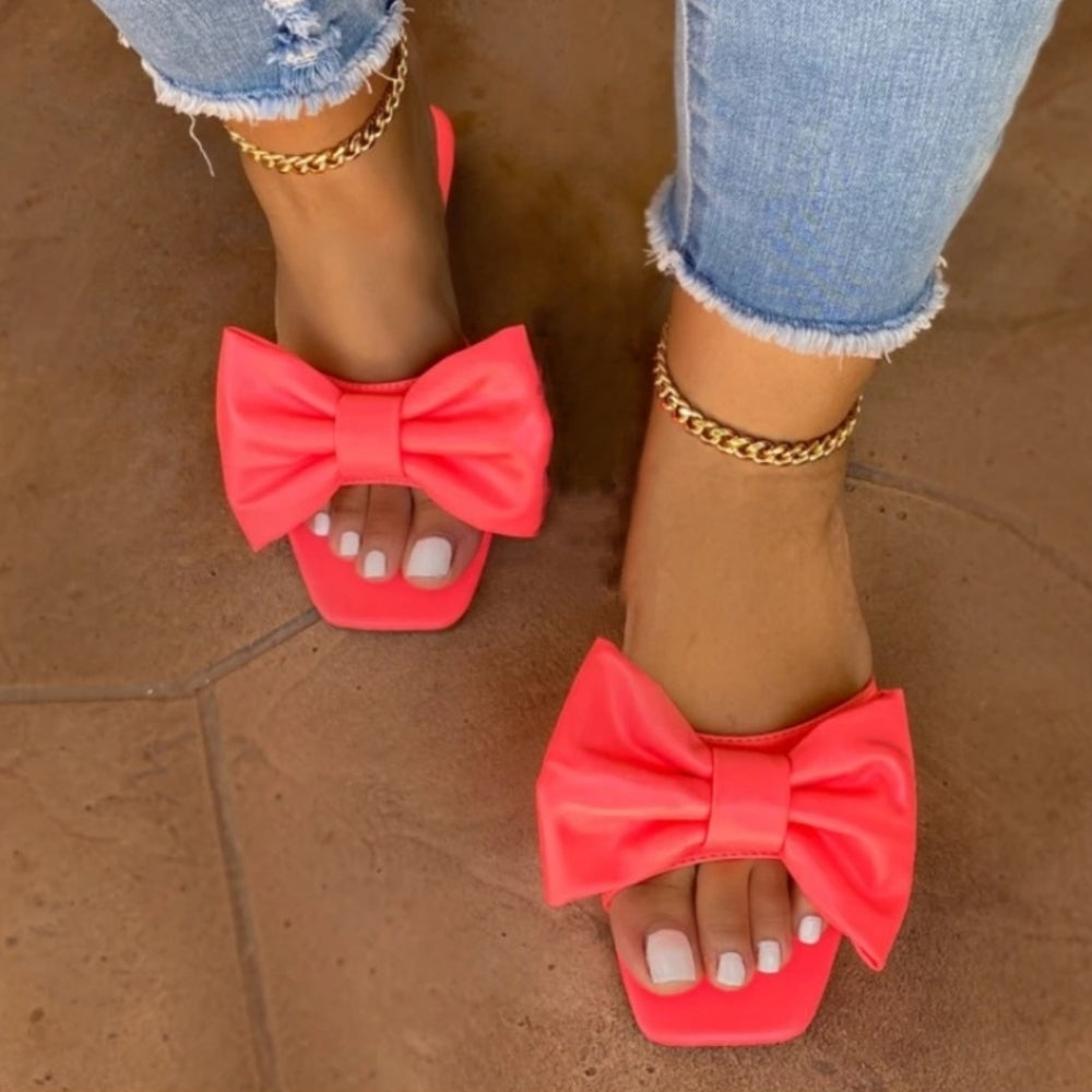 👄Just In 👄 Bella Bow Coral color