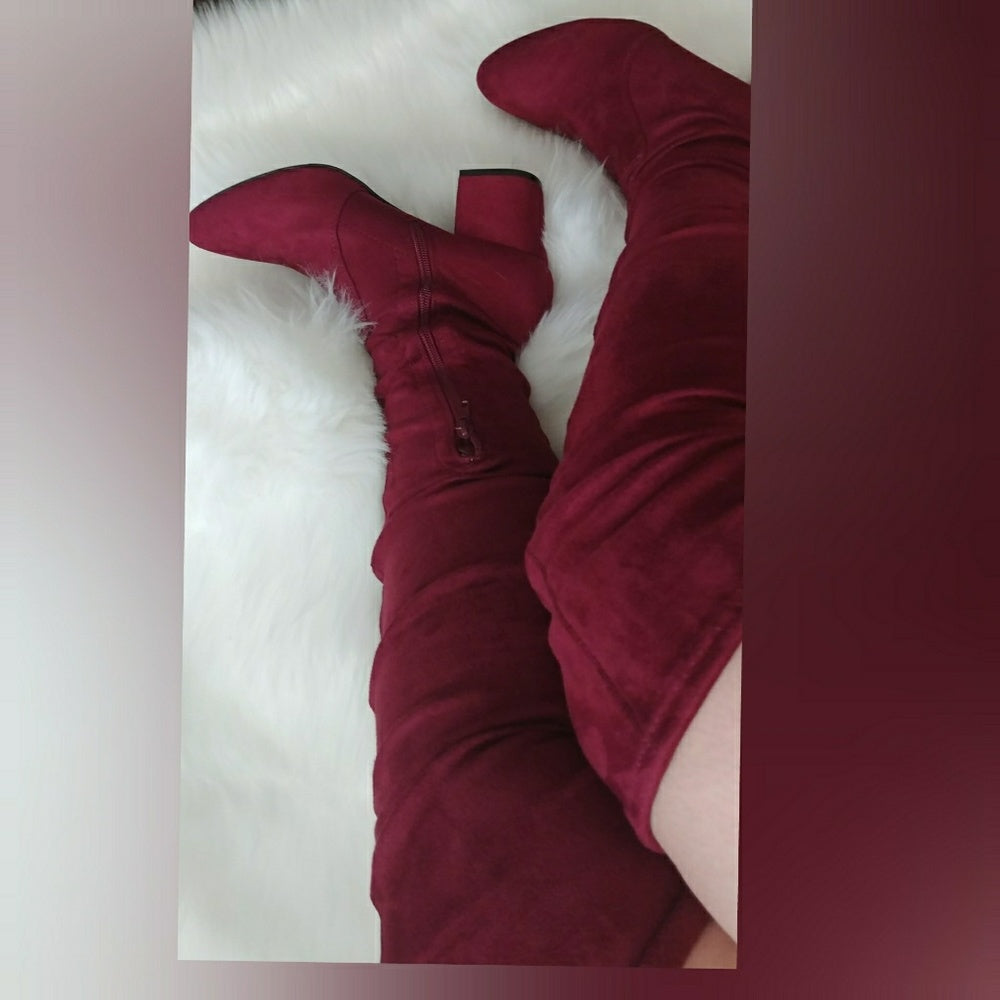 🚨 5.5🚨Boots over the knee  Burgandy Vegan Suede