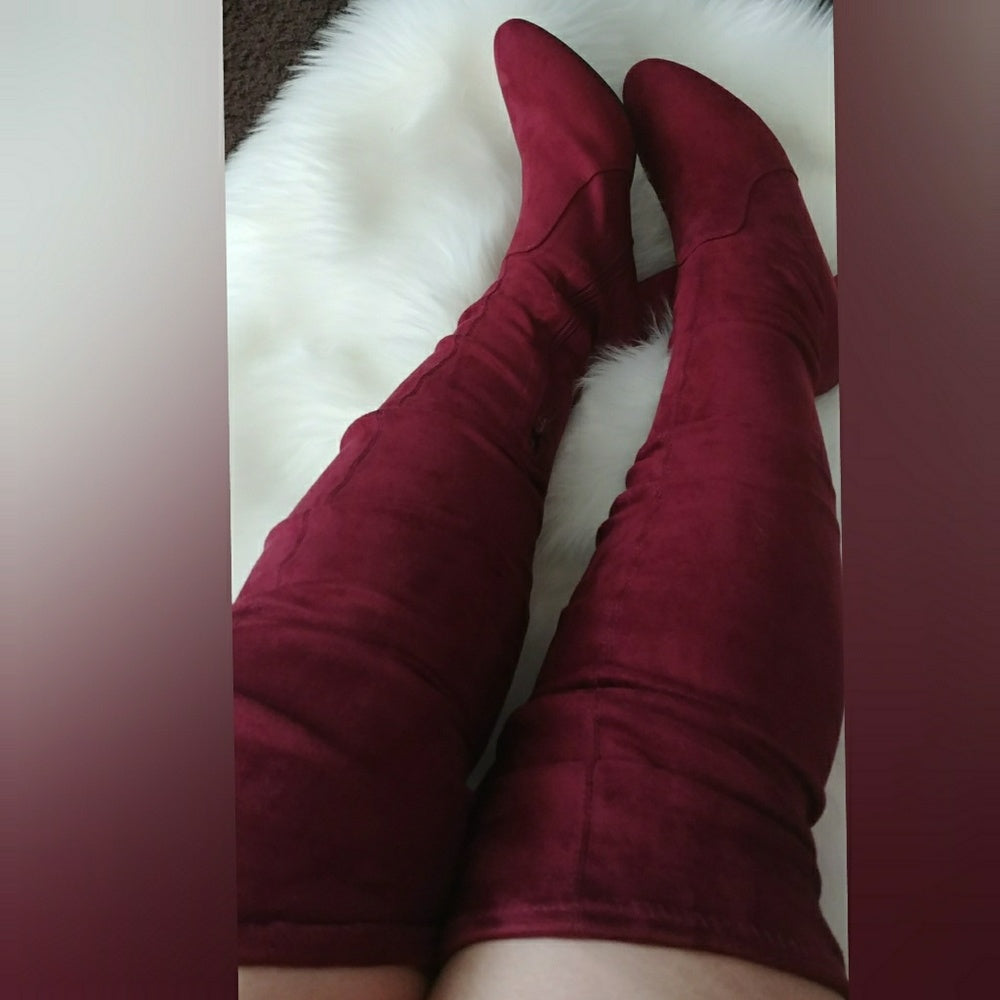 🚨 5.5🚨Boots over the knee  Burgandy Vegan Suede