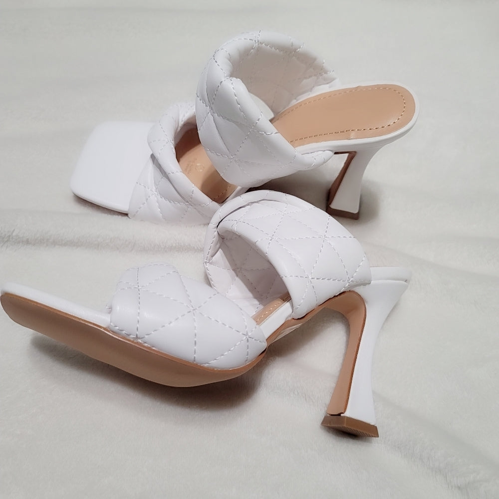 🤍Just In🤍 soft White In Heel