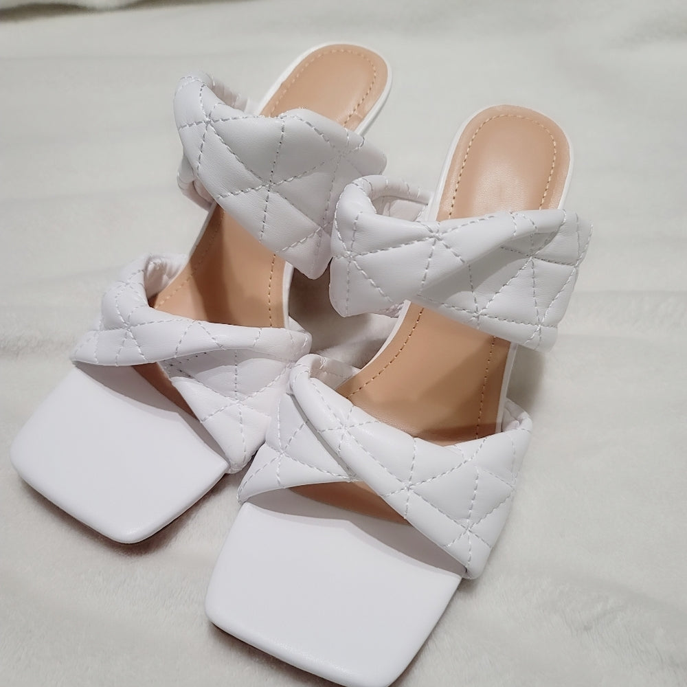 🤍Just In🤍 soft White In Heel