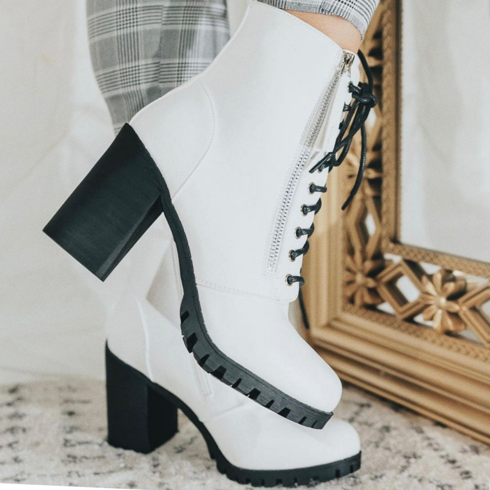 City of the moon WHITE LACE UP CHUNKY HEELED ANKL